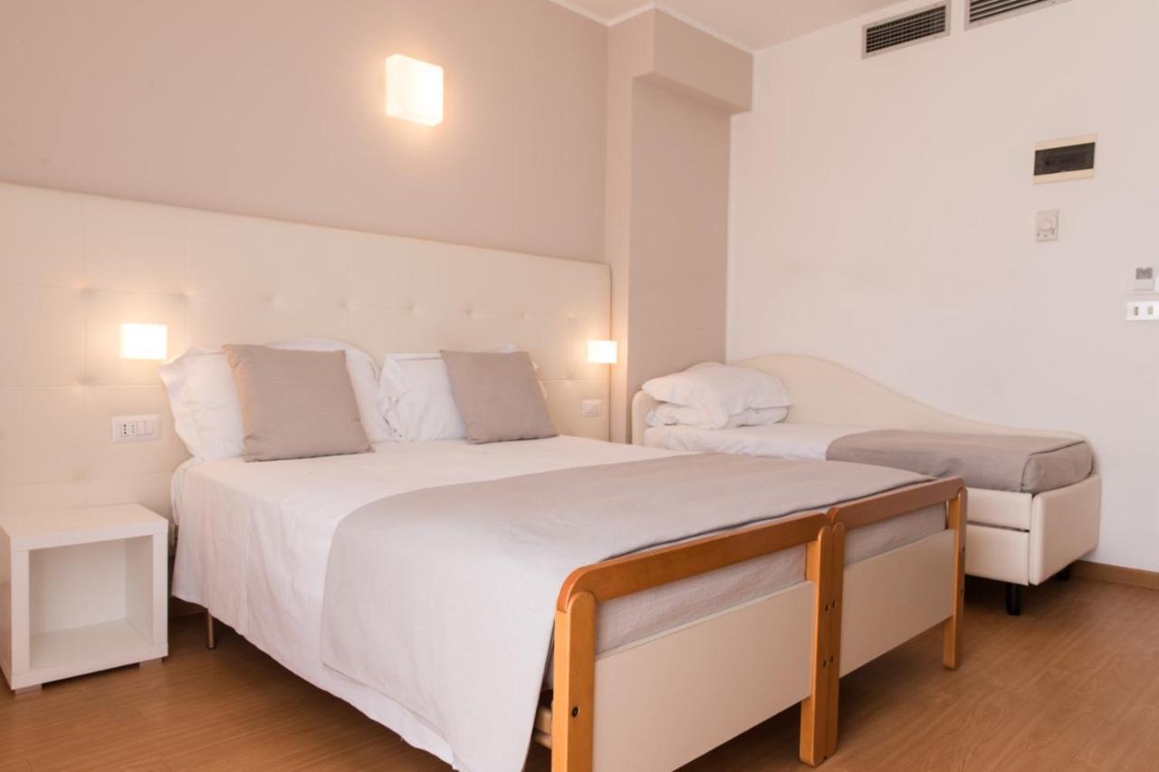 Hotel Ardea Риччоне Экстерьер фото