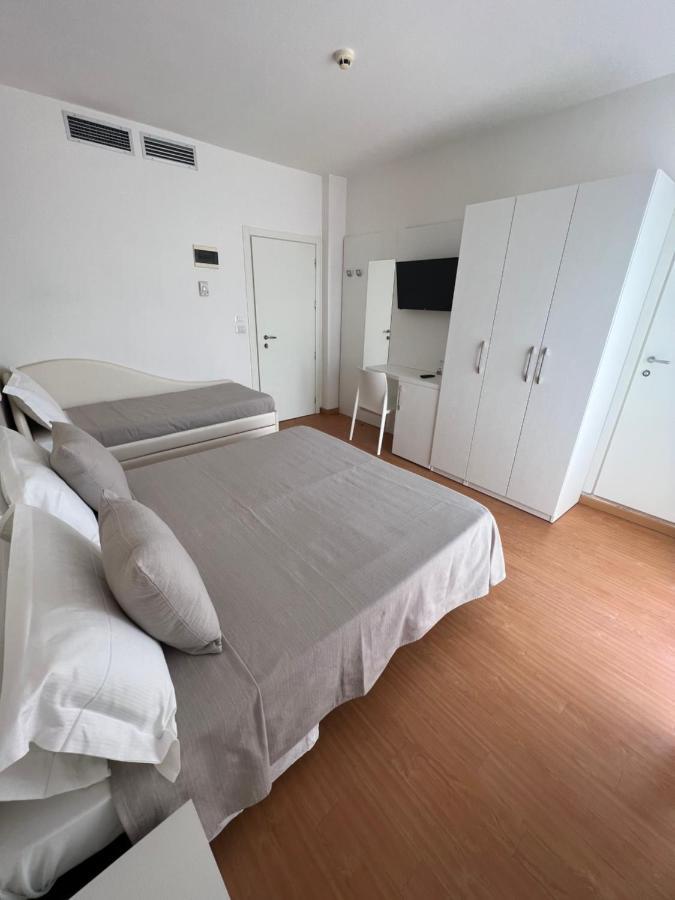 Hotel Ardea Риччоне Экстерьер фото