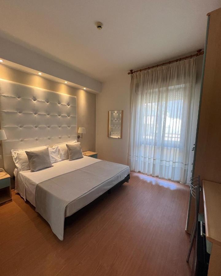 Hotel Ardea Риччоне Экстерьер фото