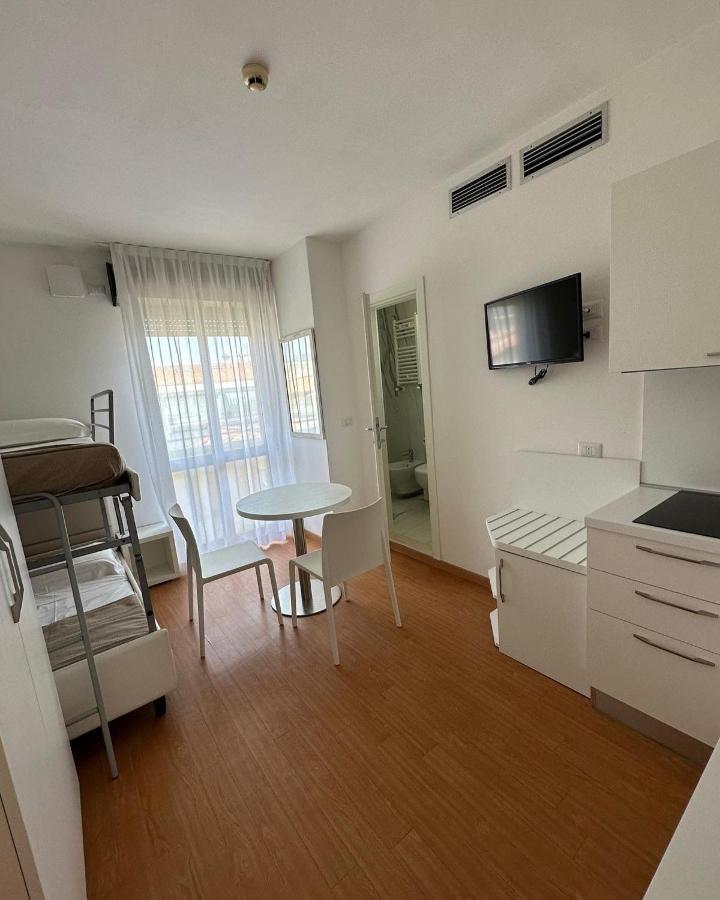 Hotel Ardea Риччоне Экстерьер фото